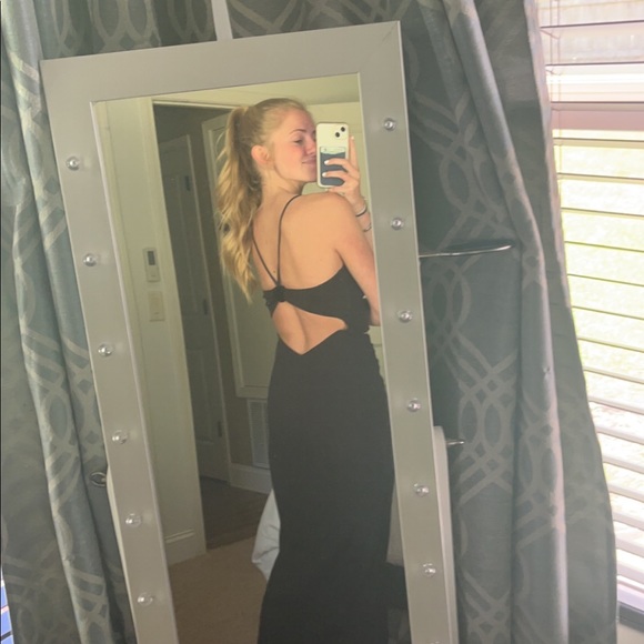 Prom dress - Picture 2 of 3